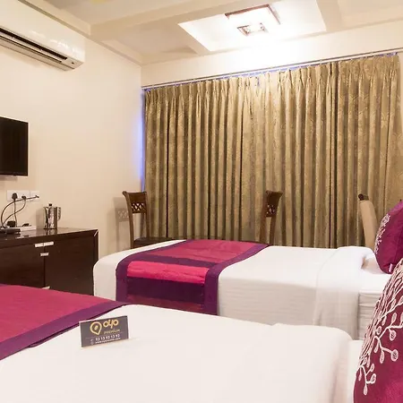 Oyo Premium Kanjurmarg Bhandup West